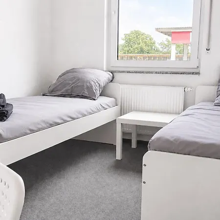Lumini Am Haupttor 12 *